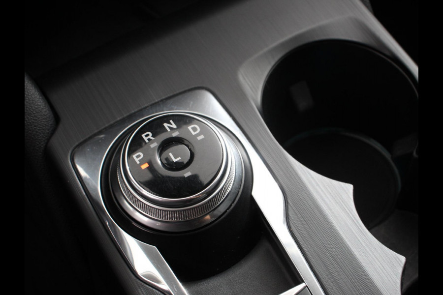 Ford Kuga 2.5 PHEV Vignale Climate control Adaptieve cruise control Led Lichtmetalen velgen Parkeersensoren Camera Stoelverwarming Stuurverwarming Navigatie Apple carplay/ Android Auto Trekhaak
