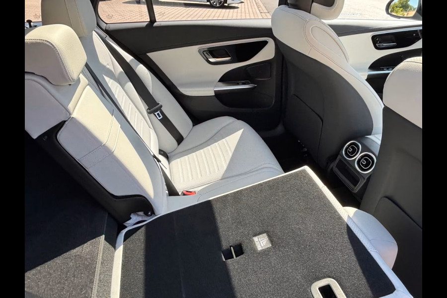 Mercedes-Benz C-Klasse Estate 300e AMG ** HIGH LED, NAVI+, PANO, MEMORY, WINTER, NIGHT, ** UNFALLFREI - Ex. MB-AG ** ** INFORMEER OOK NAAR ONZE AANTREKKELIJKE FINANCIAL-LEASE TARIEVEN **