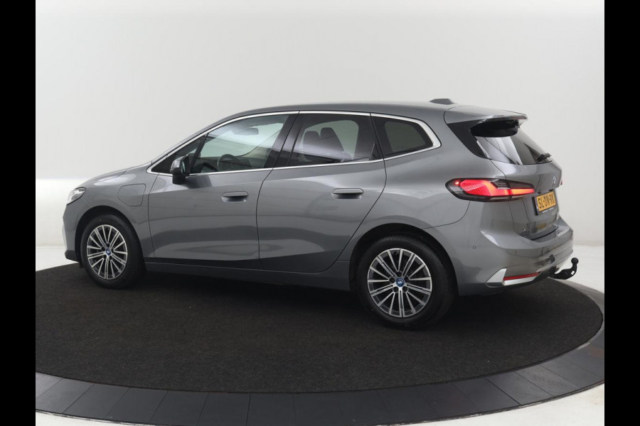 BMW 2 Serie Active Tourer 225e xDrive Luxury Line | SOH 95,1% | Trekhaak | Leder | Full LED | Head Up| Keyless | Navigatie | Carplay | 17" | Stoelverwarming | 360 Camera | Adaptive Cruise | PHEV | Plug In