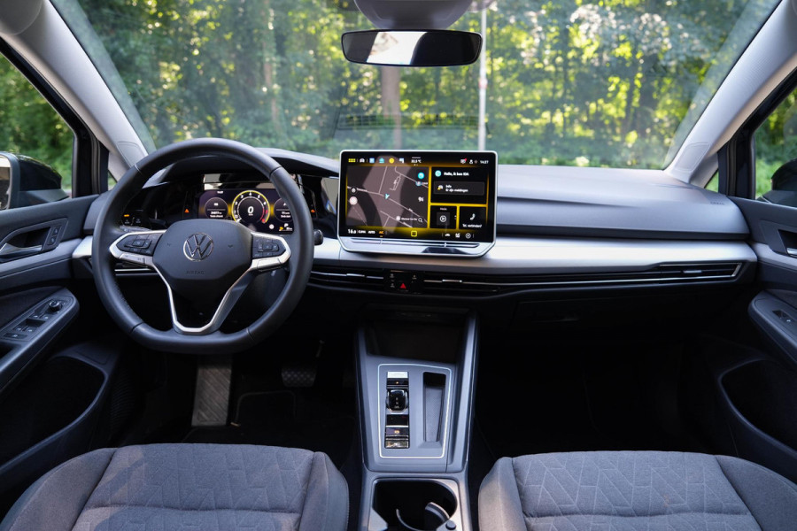 Volkswagen Golf 1.5 eHybrid R-line | Carplay | Cruise | Led | Facelift