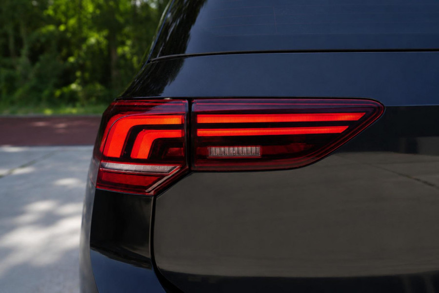 Volkswagen Golf 1.5 eHybrid R-line | Carplay | Cruise | Led | Facelift