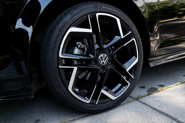 Volkswagen Golf 1.5 eHybrid R-line | Carplay | Cruise | Led | Facelift