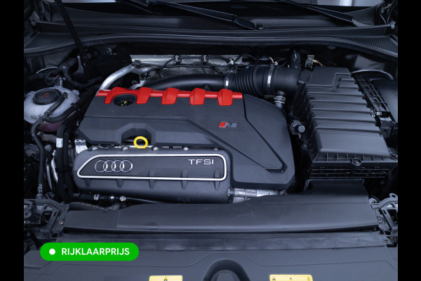 Audi RS Q3 Sportback RSQ3 2.5 TFSI Quattro | Ruitjesleer | Panoramadak | Adaptive cruise | Wegklapbare trekhaak | Sonos | Navigatie El.verstelbare stoelen met stoelverwarming, Carplay/Android auto, 360 camera, Electrische achterklep