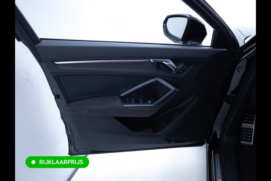Audi RS Q3 Sportback RSQ3 2.5 TFSI Quattro | Ruitjesleer | Panoramadak | Adaptive cruise | Wegklapbare trekhaak | Sonos | Navigatie El.verstelbare stoelen met stoelverwarming, Carplay/Android auto, 360 camera, Electrische achterklep