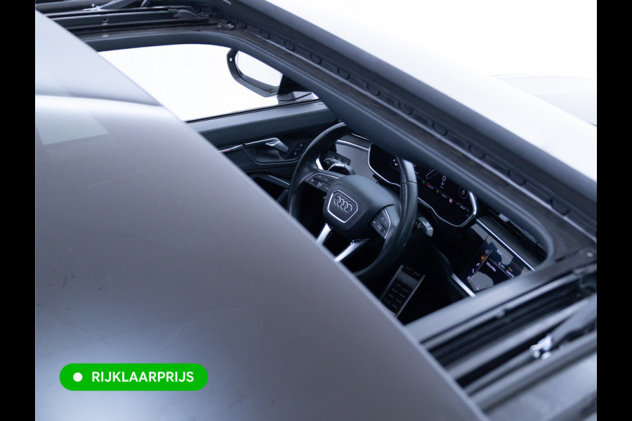 Audi RS Q3 Sportback RSQ3 2.5 TFSI Quattro | Ruitjesleer | Panoramadak | Adaptive cruise | Wegklapbare trekhaak | Sonos | Navigatie El.verstelbare stoelen met stoelverwarming, Carplay/Android auto, 360 camera, Electrische achterklep