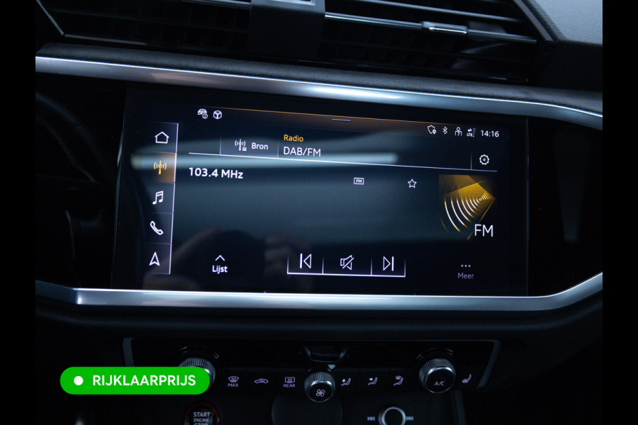 Audi RS Q3 Sportback RSQ3 2.5 TFSI Quattro | Ruitjesleer | Panoramadak | Adaptive cruise | Wegklapbare trekhaak | Sonos | Navigatie El.verstelbare stoelen met stoelverwarming, Carplay/Android auto, 360 camera, Electrische achterklep