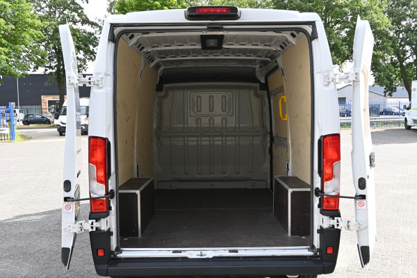 Fiat Ducato L2H2 2.2 MultiJet 140 pk 3.5t Camera, Cruise control, 270 Graden deuren