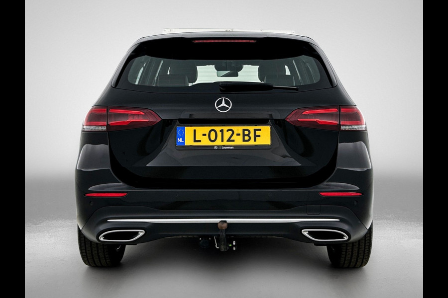Mercedes-Benz B-Klasse 180 Business Solution Luxury Trekhaak | Parkeerpakket met achteruitrijcamera | Ledkoplampen | Sfeerverlichting | Stoelverwarming. Inclusief 24 maanden MB Certified garantie voor Europa.