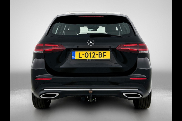 Mercedes-Benz B-Klasse 180 Business Solution Luxury Trekhaak | Parkeerpakket met achteruitrijcamera | Ledkoplampen | Sfeerverlichting | Stoelverwarming. Inclusief 24 maanden MB Certified garantie voor Europa.