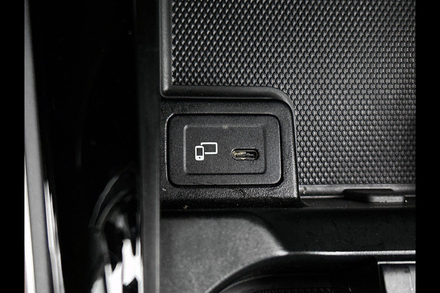Mercedes-Benz B-Klasse 180 Business Solution Luxury Trekhaak | Parkeerpakket met achteruitrijcamera | Ledkoplampen | Sfeerverlichting | Stoelverwarming. Inclusief 24 maanden MB Certified garantie voor Europa.