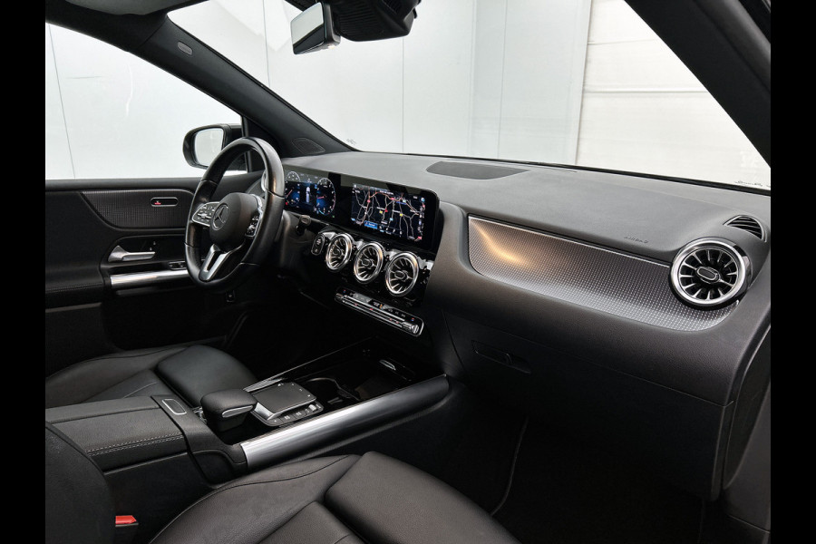 Mercedes-Benz B-Klasse 180 Business Solution Luxury Trekhaak | Parkeerpakket met achteruitrijcamera | Ledkoplampen | Sfeerverlichting | Stoelverwarming. Inclusief 24 maanden MB Certified garantie voor Europa.
