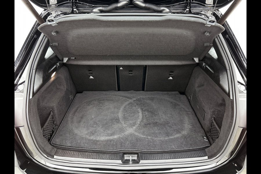 Mercedes-Benz B-Klasse 180 Business Solution Luxury Trekhaak | Parkeerpakket met achteruitrijcamera | Ledkoplampen | Sfeerverlichting | Stoelverwarming. Inclusief 24 maanden MB Certified garantie voor Europa.