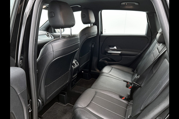 Mercedes-Benz B-Klasse 180 Business Solution Luxury Trekhaak | Parkeerpakket met achteruitrijcamera | Ledkoplampen | Sfeerverlichting | Stoelverwarming. Inclusief 24 maanden MB Certified garantie voor Europa.