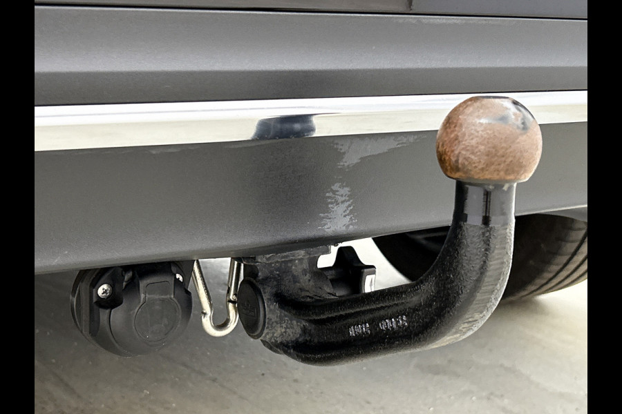 Mercedes-Benz B-Klasse 180 Business Solution Luxury Trekhaak | Parkeerpakket met achteruitrijcamera | Ledkoplampen | Sfeerverlichting | Stoelverwarming. Inclusief 24 maanden MB Certified garantie voor Europa.