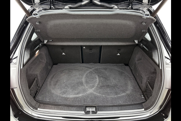 Mercedes-Benz B-Klasse 180 Business Solution Luxury Trekhaak | Parkeerpakket met achteruitrijcamera | Ledkoplampen | Sfeerverlichting | Stoelverwarming. Inclusief 24 maanden MB Certified garantie voor Europa.