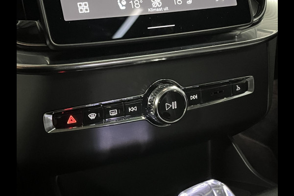 Volvo XC90 2.0 T8 Plug-in hybrid AWD Ultra Dark Luchtvering | Bowers & Wilkins | Adapt. cruise | Open dak | Massage | 360 camera | Head-up | Stoelventilatie/-verwarming | 22" wielen