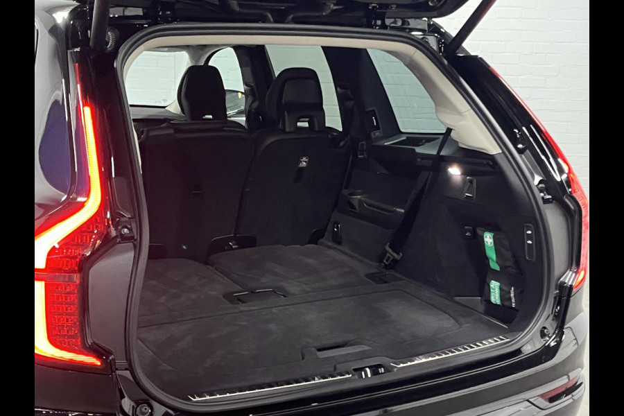 Volvo XC90 2.0 T8 Plug-in hybrid AWD Ultra Dark Luchtvering | Bowers & Wilkins | Adapt. cruise | Open dak | Massage | 360 camera | Head-up | Stoelventilatie/-verwarming | 22" wielen