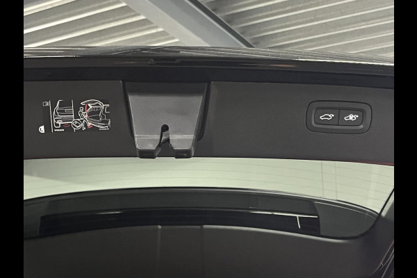 Volvo XC90 2.0 T8 Plug-in hybrid AWD Ultra Dark Luchtvering | Bowers & Wilkins | Adapt. cruise | Open dak | Massage | 360 camera | Head-up | Stoelventilatie/-verwarming | 22" wielen