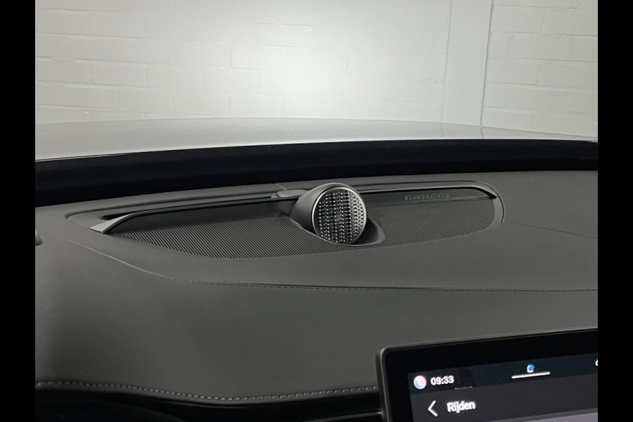 Volvo XC90 2.0 T8 Plug-in hybrid AWD Ultra Dark Luchtvering | Bowers & Wilkins | Adapt. cruise | Open dak | Massage | 360 camera | Head-up | Stoelventilatie/-verwarming | 22" wielen