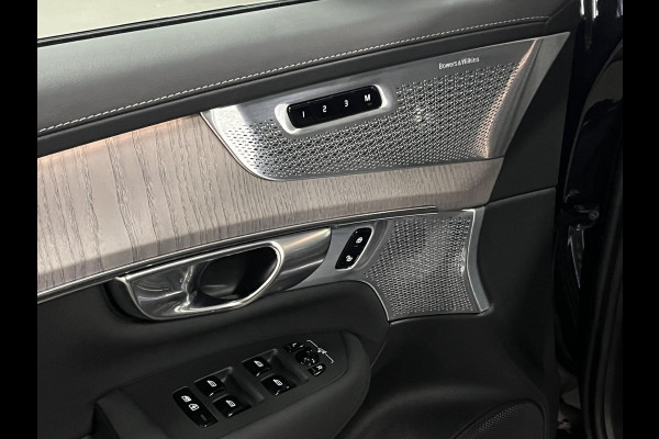 Volvo XC90 2.0 T8 Plug-in hybrid AWD Ultra Dark Luchtvering | Bowers & Wilkins | Adapt. cruise | Open dak | Massage | 360 camera | Head-up | Stoelventilatie/-verwarming | 22" wielen