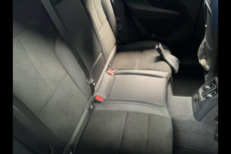 Volvo XC40 1.5 T5 Recharge R-Design 211 PK | Stoelverwarming | Dealeronderhouden | Camera | Adaptive Cruise |