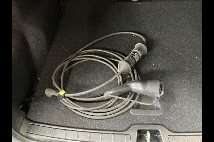 Volvo XC40 1.5 T5 Recharge R-Design 211 PK | Stoelverwarming | Dealeronderhouden | Camera | Adaptive Cruise |