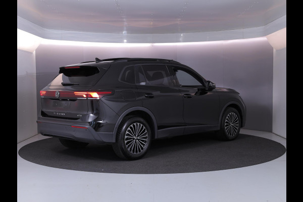 Volkswagen Tiguan 1.5 eTSI Life Edition 130 pk Automaat (DSG) | Verlengde garantie | Navigatie | Panoramadak | Trekhaak (wegklapbaar) | Parkeersensoren (Park assist) | Achteruitrijcamera |