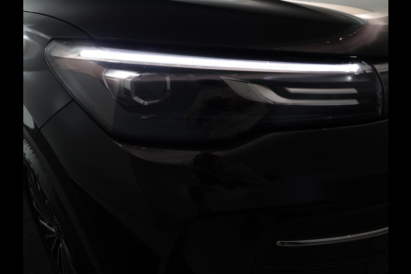 Volkswagen Tiguan 1.5 eTSI Life Edition 130 pk Automaat (DSG) | Verlengde garantie | Navigatie | Panoramadak | Trekhaak (wegklapbaar) | Parkeersensoren (Park assist) | Achteruitrijcamera |