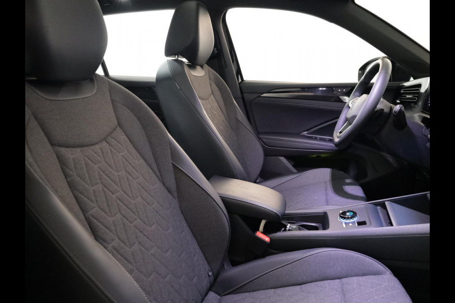 Volkswagen Tiguan 1.5 eTSI Life Edition 130 pk Automaat (DSG) | Verlengde garantie | Navigatie | Panoramadak | Trekhaak (wegklapbaar) | Parkeersensoren (Park assist) | Achteruitrijcamera |