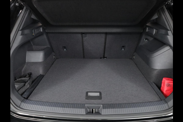 Volkswagen Tiguan 1.5 eTSI Life Edition 130 pk Automaat (DSG) | Verlengde garantie | Navigatie | Panoramadak | Trekhaak (wegklapbaar) | Parkeersensoren (Park assist) | Achteruitrijcamera |