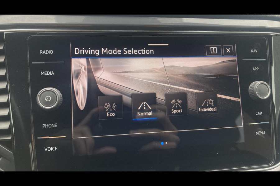 Volkswagen T-Roc 1.5 TSI Sport | Camera | Acc | Led | Clima