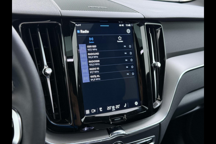 Volvo XC60 2.0 T6 Plug-in hybrid AWD Plus Black Edition TOPSTAAT! | DEALER ONDERHOUDEN | 100% ONGEVAL VERLEDEN VRIJ | TREKHAAK | HARMAN KARDON | 360 CAMERA| MEMORY STOELEN| ACHTERBANK VERWARMD|