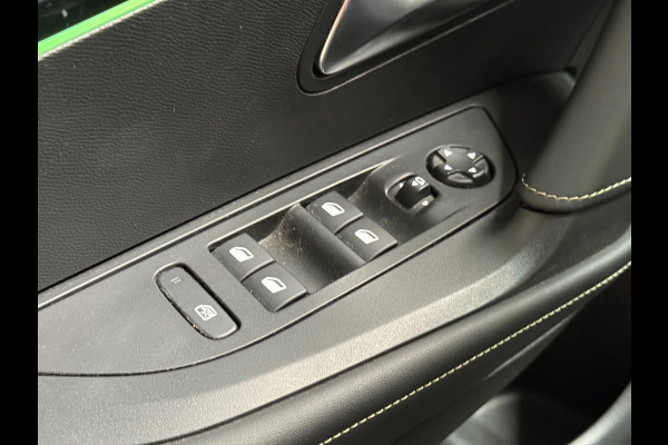 Peugeot 2008 1.2 PureTech GT | Automaat | Camera | Cruise | CarPlay | Navi