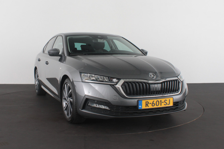 Škoda Octavia 1.5 e-TSI Tour Editie > Trekhaak/ACC/18 inch/Keyless/All season banden