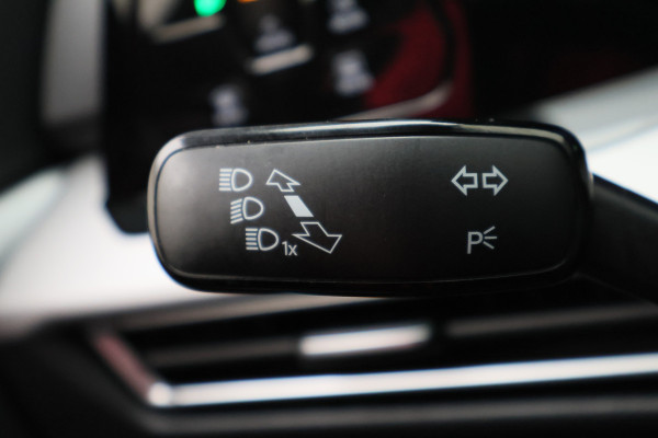 Volkswagen Golf 1.0 eTSI DSG Life Virtual Cockpit, Sfeerverlichting, Climate, ACC, Apple Carplay, PDC, 17''