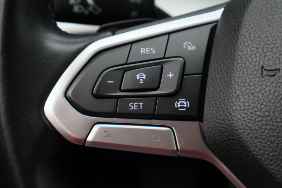 Volkswagen Golf 1.0 eTSI DSG Life Virtual Cockpit, Sfeerverlichting, Climate, ACC, Apple Carplay, PDC, 17''