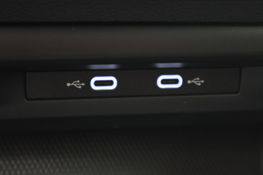 Volkswagen Golf 1.0 eTSI DSG Life Virtual Cockpit, Sfeerverlichting, Climate, ACC, Apple Carplay, PDC, 17''