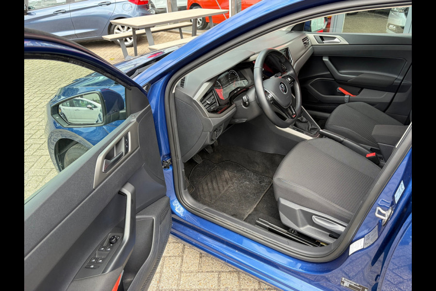 Volkswagen Polo 1.0 TSI Comfortline Business / carplay