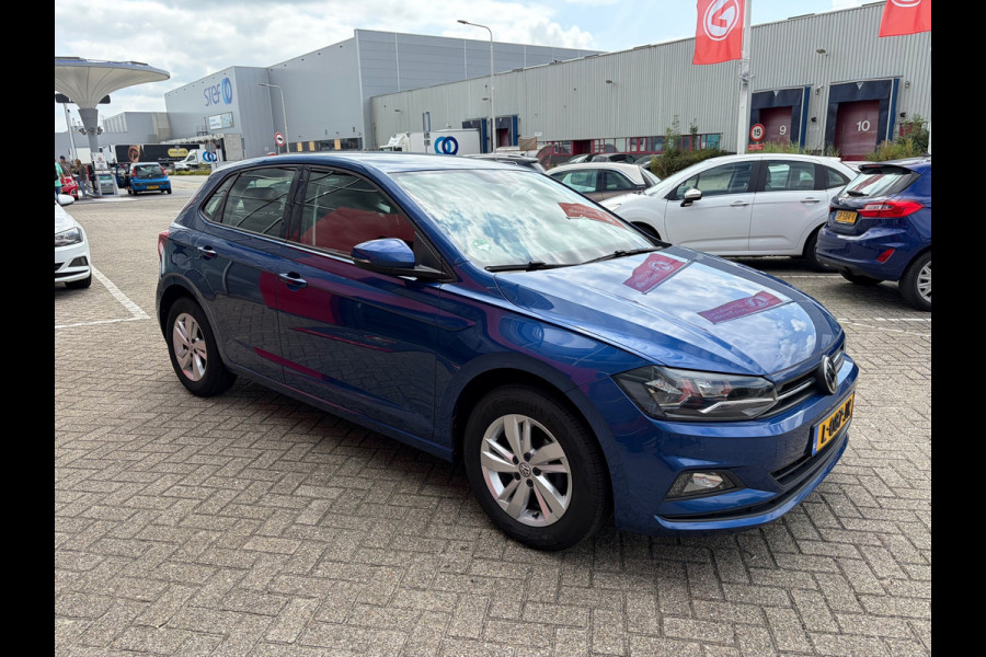Volkswagen Polo 1.0 TSI Comfortline Business / carplay