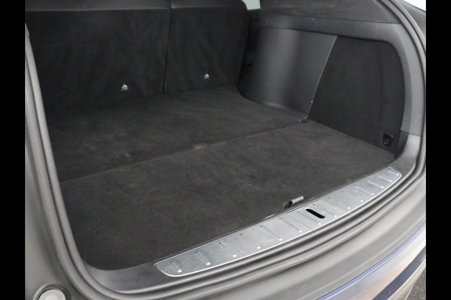 Tesla Model X Long Range | SOH 100% | Panoramadak | Trekhaak | 360 Camera | Stoel & Stuurverwarming | Adaptive cruise | Navigatie | DAB+ | Bluetooth | Climate control | Self-driving | Sfeerverlichting