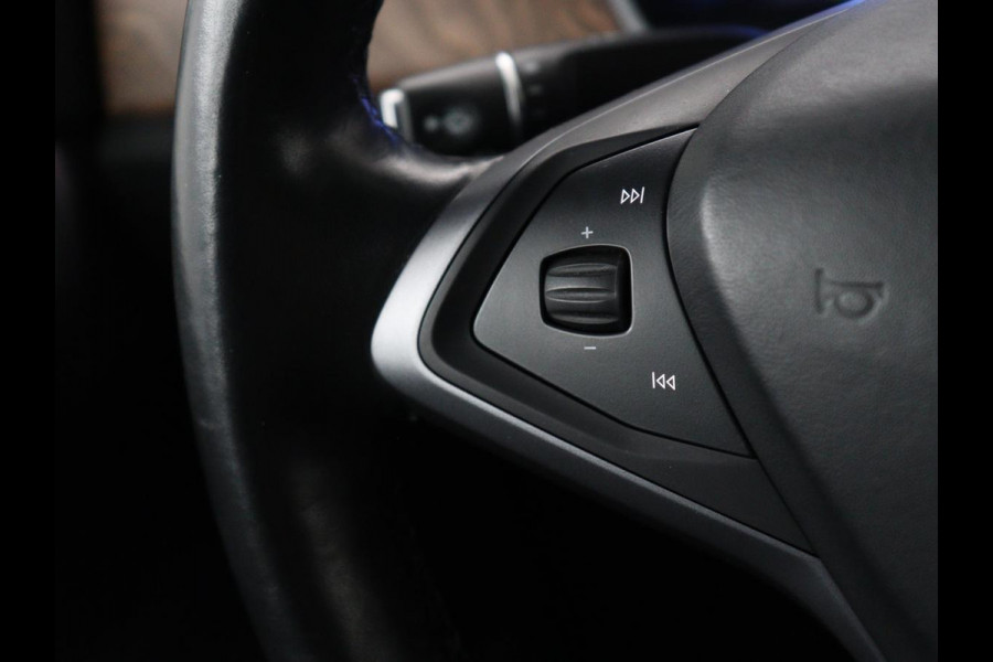 Tesla Model X Long Range | SOH 100% | Panoramadak | Trekhaak | 360 Camera | Stoel & Stuurverwarming | Adaptive cruise | Navigatie | DAB+ | Bluetooth | Climate control | Self-driving | Sfeerverlichting