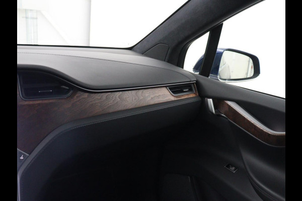 Tesla Model X Long Range | SOH 100% | Panoramadak | Trekhaak | 360 Camera | Stoel & Stuurverwarming | Adaptive cruise | Navigatie | DAB+ | Bluetooth | Climate control | Self-driving | Sfeerverlichting