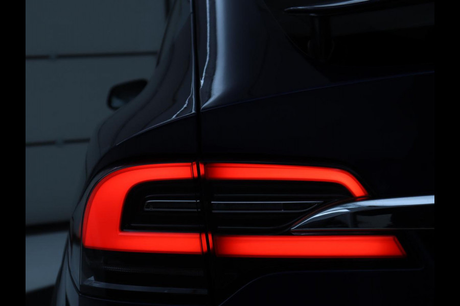 Tesla Model X Long Range | SOH 100% | Panoramadak | Trekhaak | 360 Camera | Stoel & Stuurverwarming | Adaptive cruise | Navigatie | DAB+ | Bluetooth | Climate control | Self-driving | Sfeerverlichting