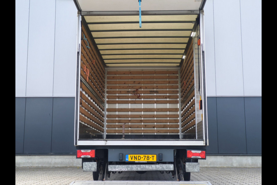 Iveco Daily 35S14V BAKWAGEN MET LAADKLEP AIRCO CAMERA