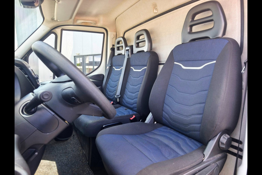 Iveco Daily 35S14V BAKWAGEN MET LAADKLEP AIRCO CAMERA