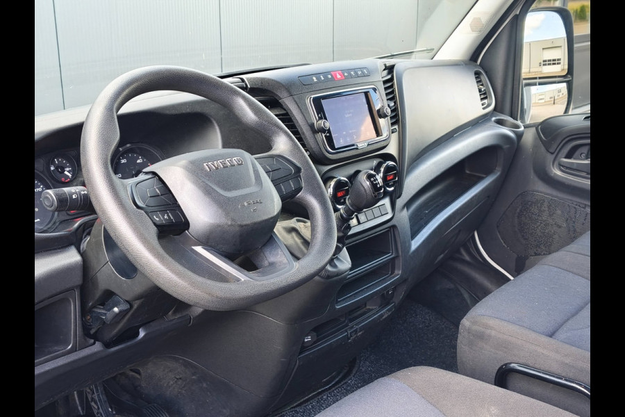 Iveco Daily 35S14V BAKWAGEN MET LAADKLEP AIRCO CAMERA