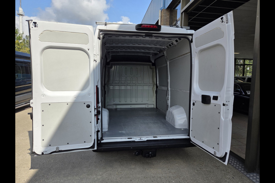 Peugeot Boxer / Opel Movano 103Kw/140Pk L2H2 Links & Rechts Schuifdeur Airco Cruisecontrol 2500Kg Trekhaak