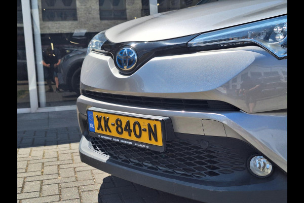 Toyota C-HR 1.8 Hybrid Style | Dodehoekherkenning, Navigatie, Parkeersensoren, Stoel + Stuurverwarming, DAB, Keyless, 18 inch
