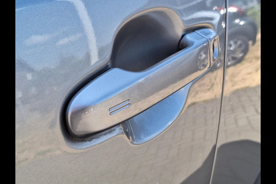 Toyota C-HR 1.8 Hybrid Style | Dodehoekherkenning, Navigatie, Parkeersensoren, Stoel + Stuurverwarming, DAB, Keyless, 18 inch