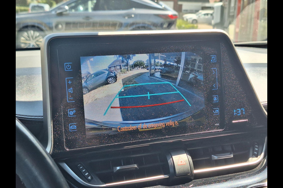 Toyota C-HR 1.8 Hybrid Style | Dodehoekherkenning, Navigatie, Parkeersensoren, Stoel + Stuurverwarming, DAB, Keyless, 18 inch